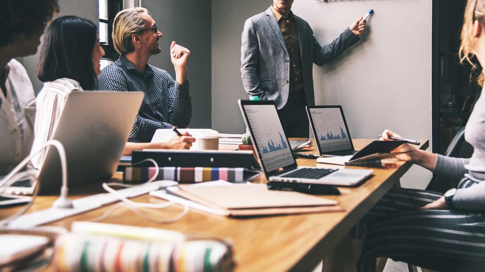 İş İngilizcesi için En İyi Online İngilize Platformlar